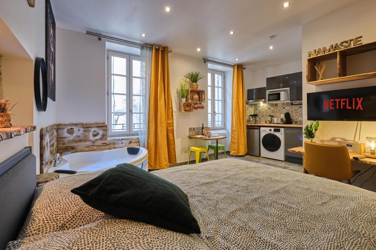 Place Carnot - Studio Tout Equipe Avec Jacuzzi Proche Toutes Commodites Каркассонн Екстер'єр фото