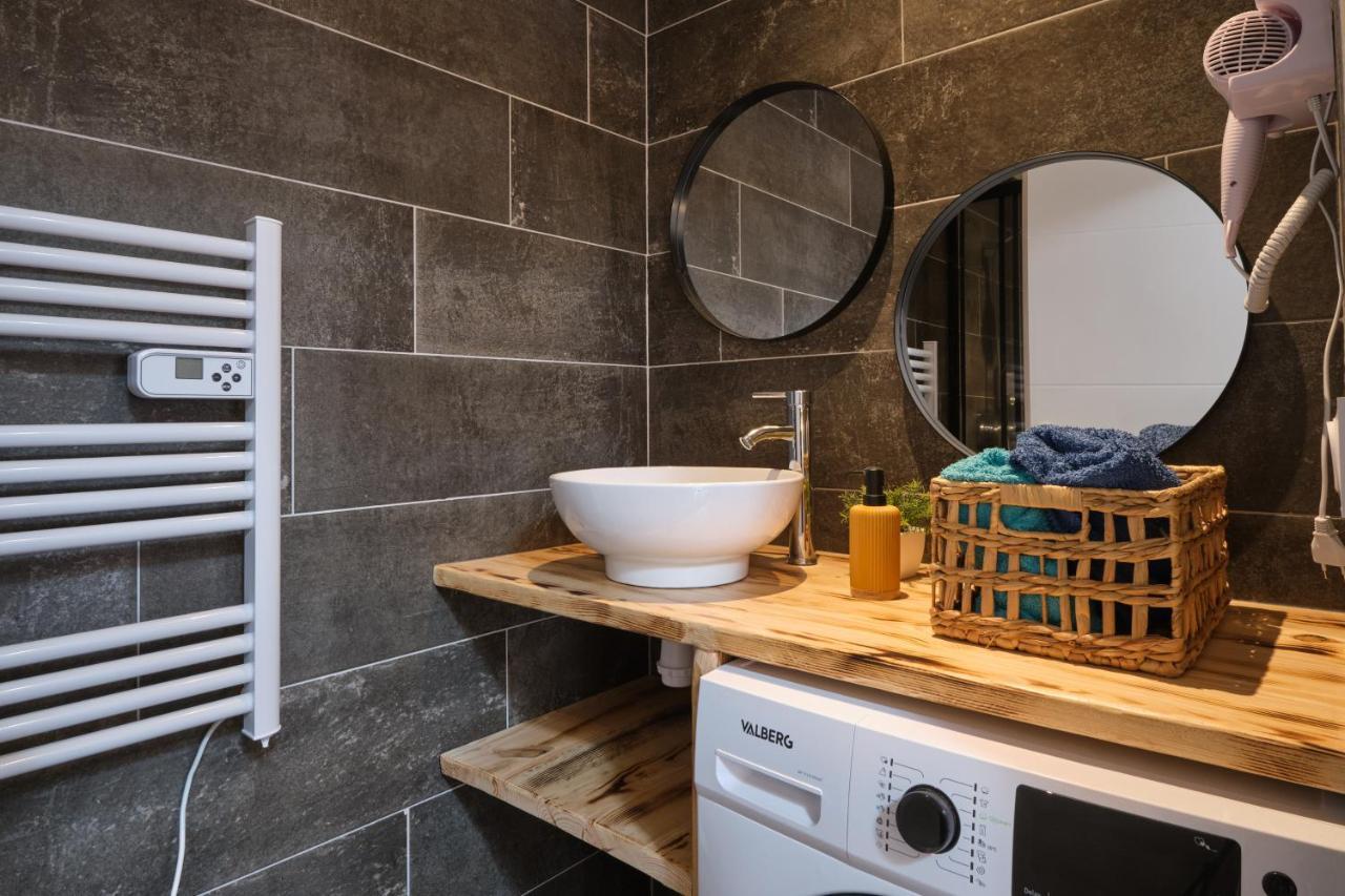 Place Carnot - Studio Tout Equipe Avec Jacuzzi Proche Toutes Commodites Каркассонн Екстер'єр фото