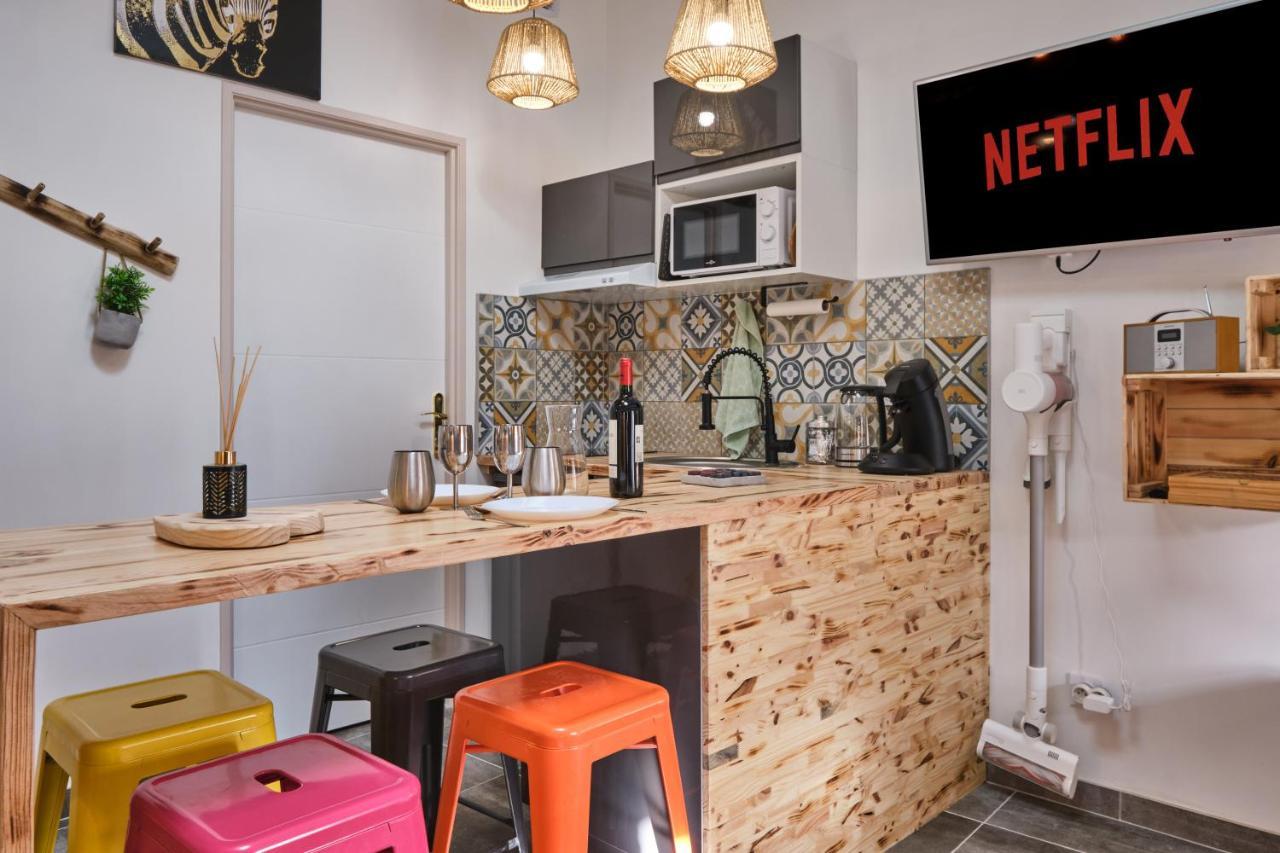 Place Carnot - Studio Tout Equipe Avec Jacuzzi Proche Toutes Commodites Каркассонн Екстер'єр фото