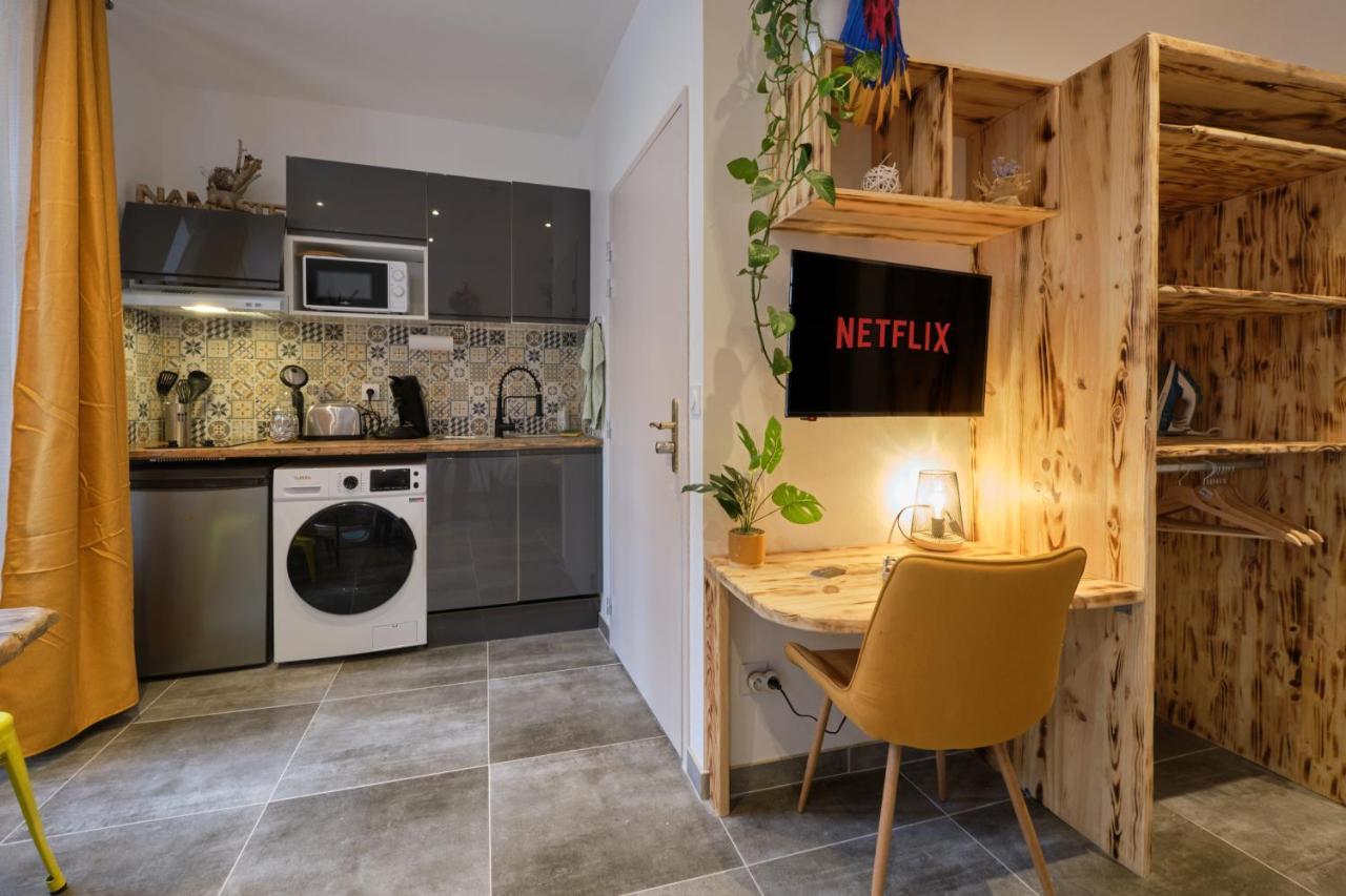 Place Carnot - Studio Tout Equipe Avec Jacuzzi Proche Toutes Commodites Каркассонн Екстер'єр фото