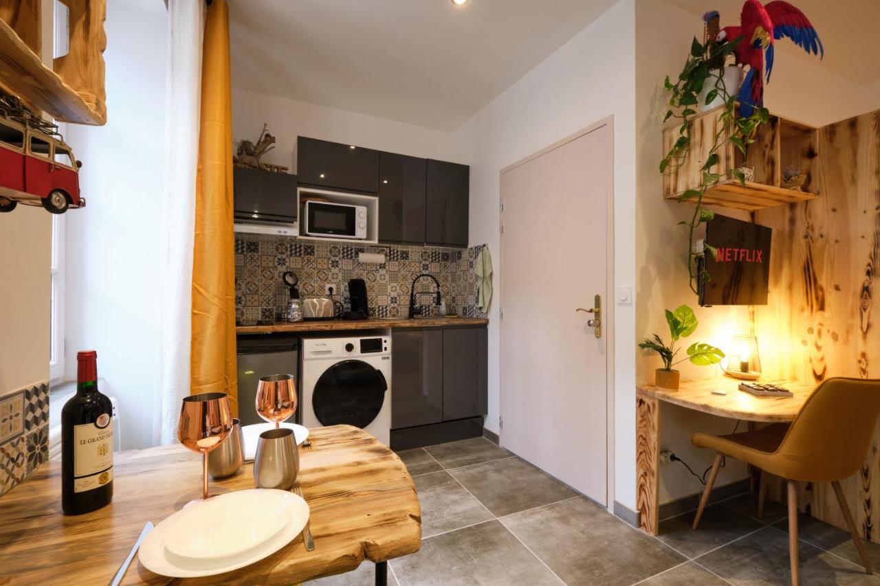 Place Carnot - Studio Tout Equipe Avec Jacuzzi Proche Toutes Commodites Каркассонн Екстер'єр фото